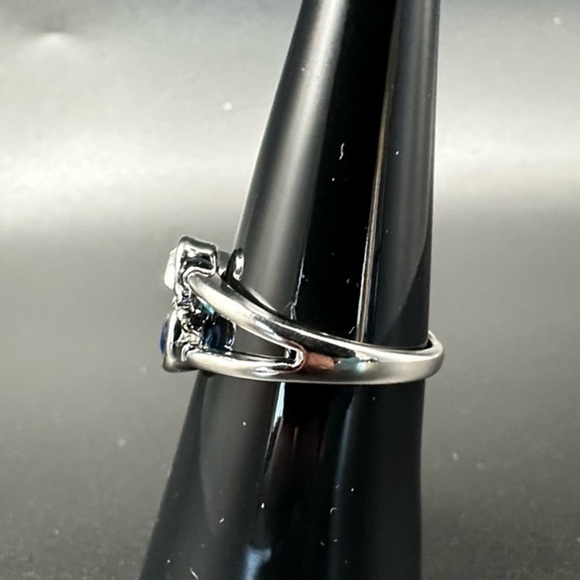 Silver & Blue Gemstone Cluster Ring – Size 7 – NWOT - Picture 13 of 17